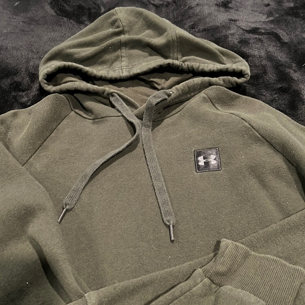 Under armour  sweat shirt